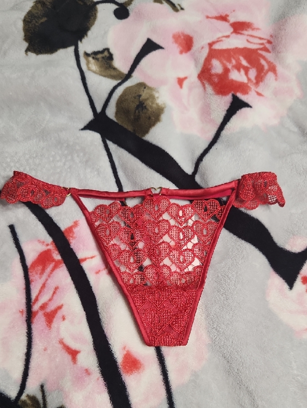 Victorias Secret Bundle Of 4 VSTRINGS - Picture 2 of 7